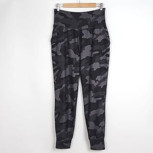 Old Navy Powersoft Women's Joggers Camo Black Grey Relaxed Fit Stretch Size L
